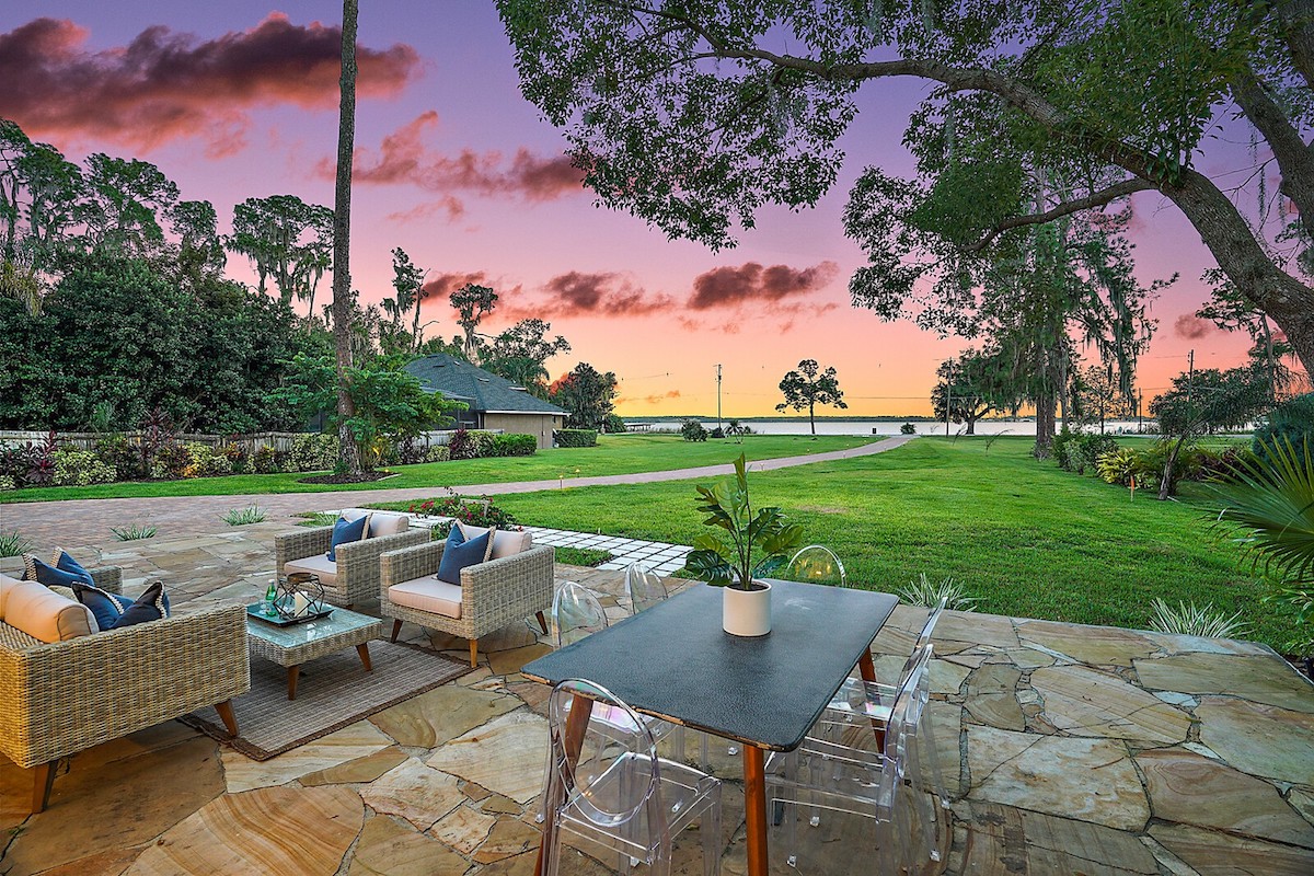 Mount Dora & Tavares, FL Waterfront Homes Acreage, A Pool, & Upgrades